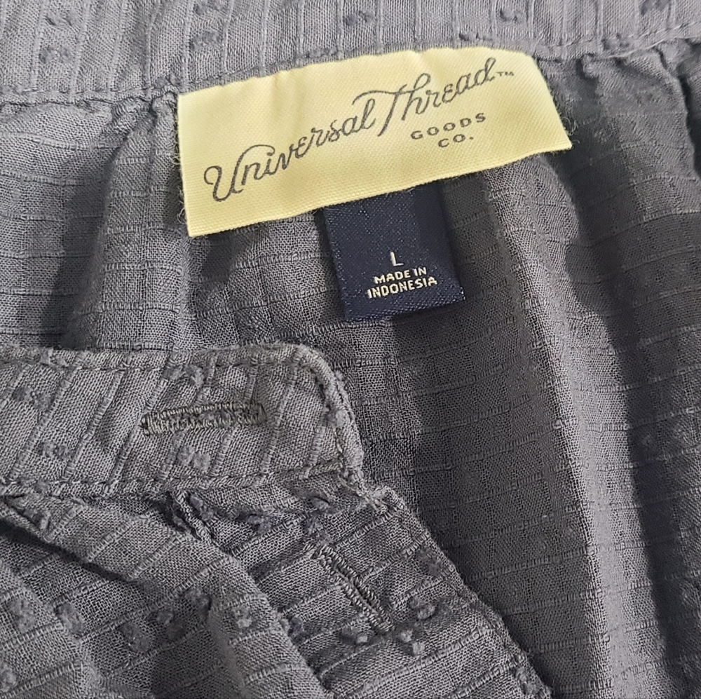 Universal Thread Goods Co. Top - Picture 3 of 6